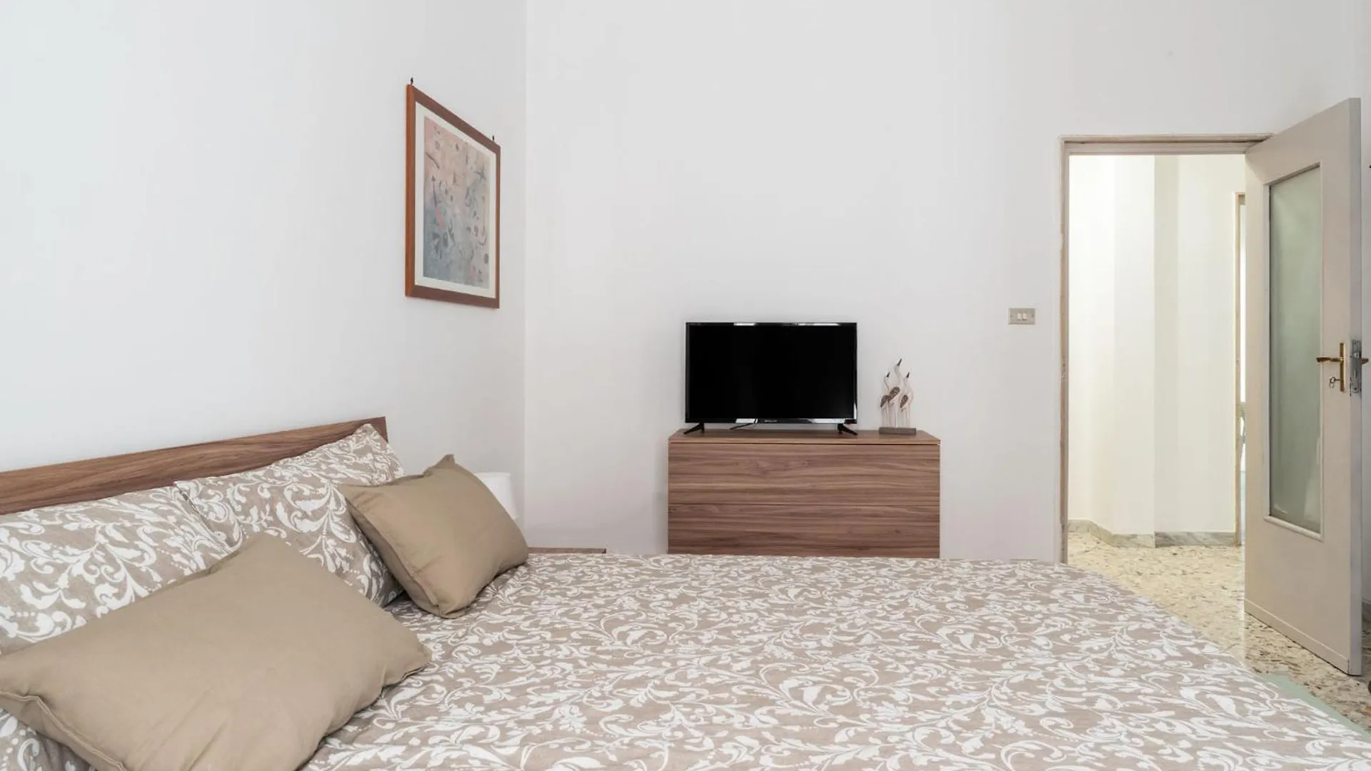 Bari Station Classic Apartment By Wonderful Italy إيطاليا