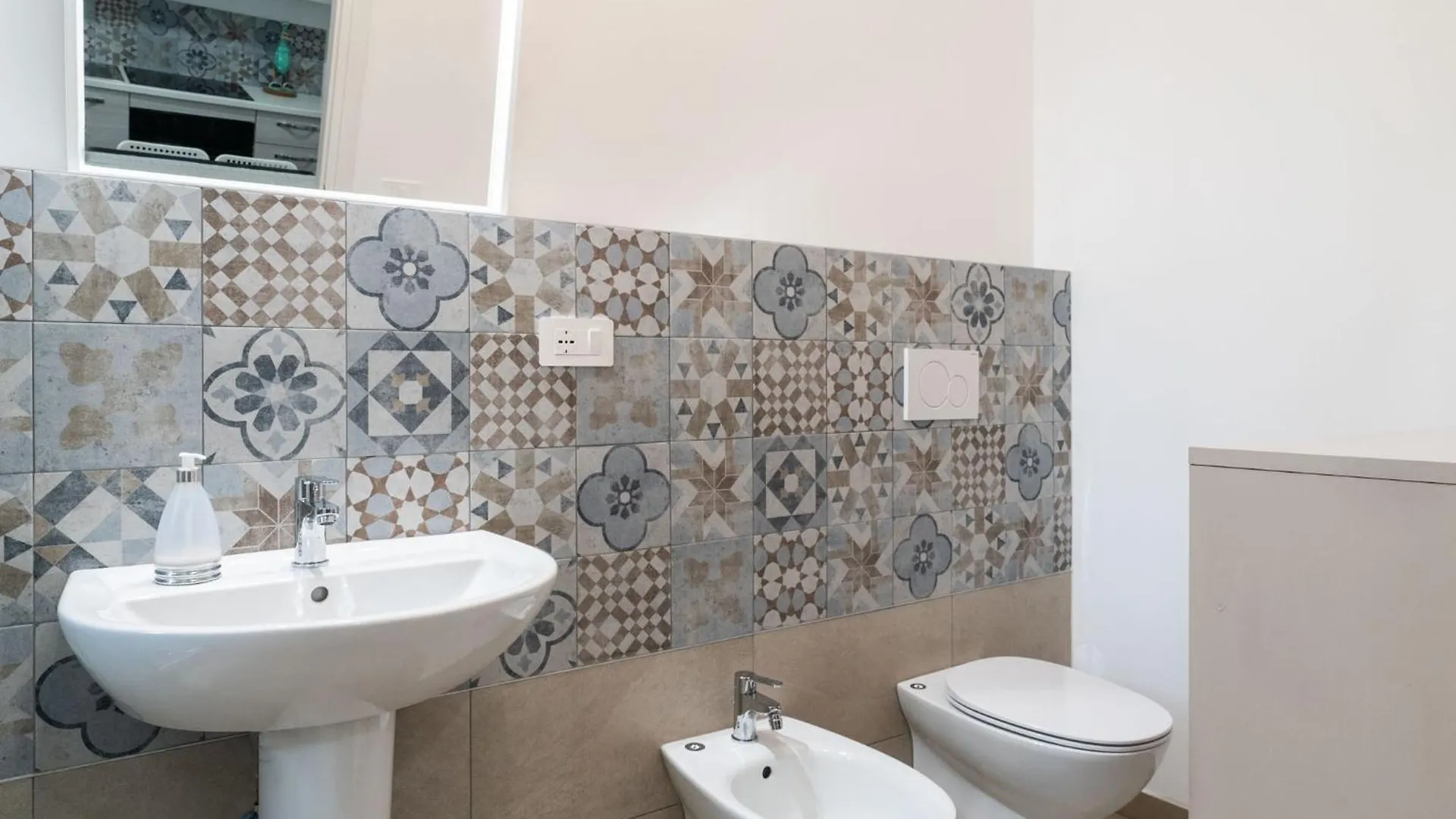 Bari Station Classic Apartment By Wonderful Italy